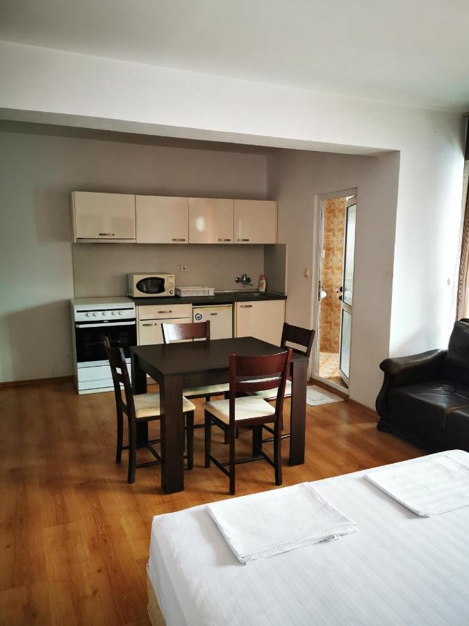 Jelezchevi Guest Rooms Primorsko Exterior photo