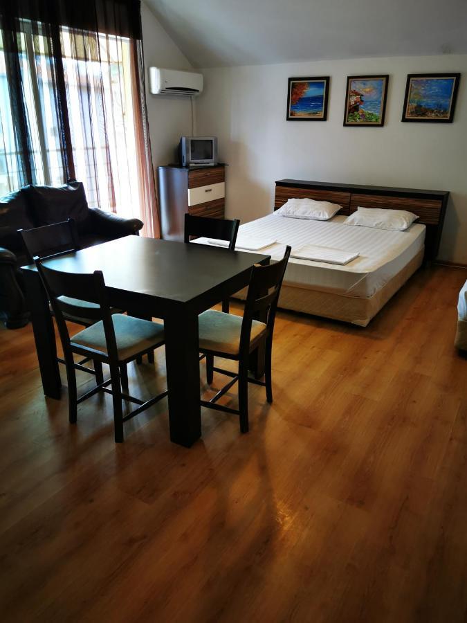 Jelezchevi Guest Rooms Primorsko Exterior photo